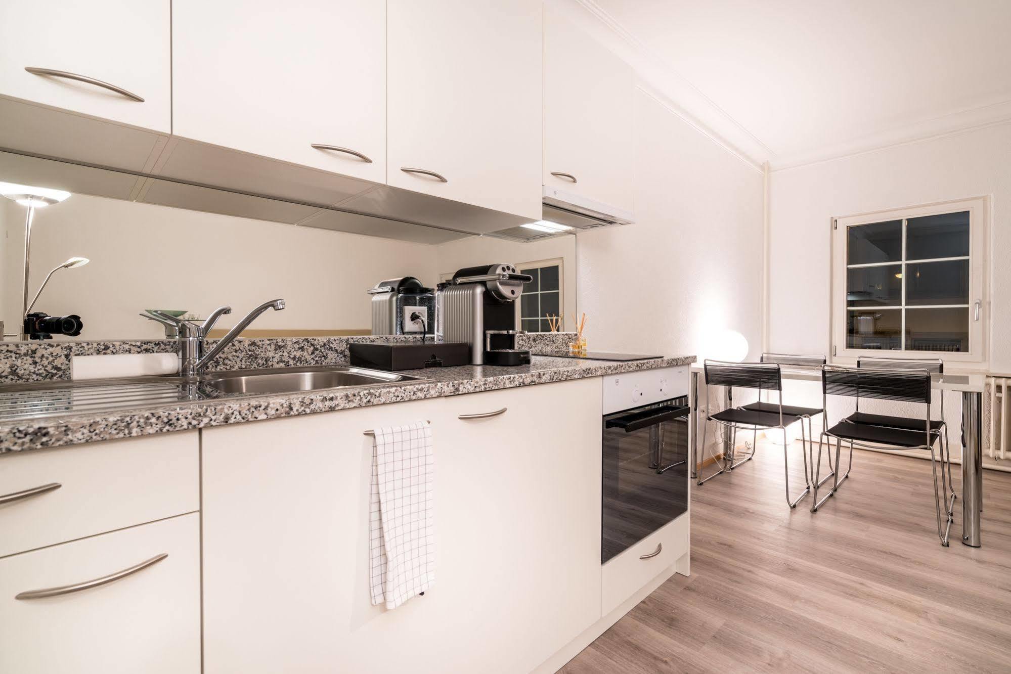Top City Center Location By Airhome Zug Buitenkant foto